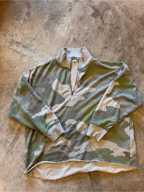 aerie Green & Gray Camo Half-Zip Sweatshirt